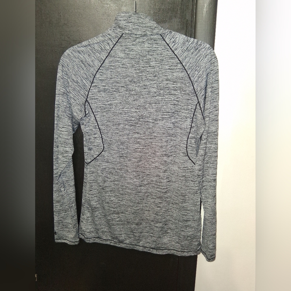 Under Armour Women's Gray Long Sleeve Top